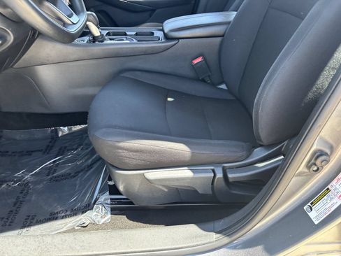Used 2024 Nissan Sentra S FWD image 19