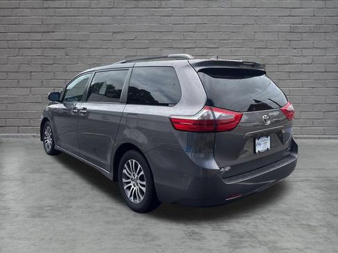 Used 2020 Toyota Sienna XLE FWD image 5