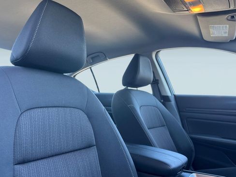 Used 2025 Nissan Altima 2.5 SV image 30