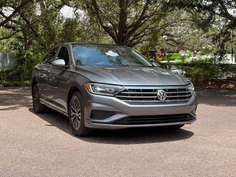 Used 2019 Volkswagen Jetta SEL FWD image 3