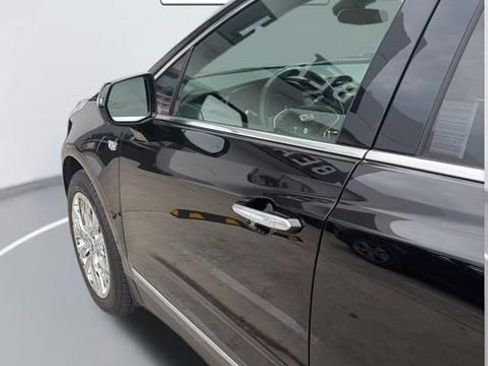 Used 2024 Cadillac XT5 Premium Luxury image 9