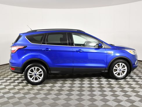 Used 2017 Ford Escape SE w/ Equipment Group 201A AWD/4WD image 5