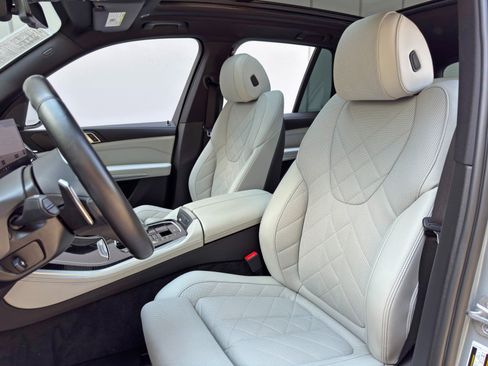 Used 2024 BMW X5 sDrive40i w/ M Sport Package RWD image 44