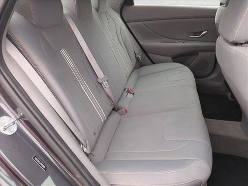 Used 2023 Hyundai Elantra SEL w/ Preferred Accessory Package image 19