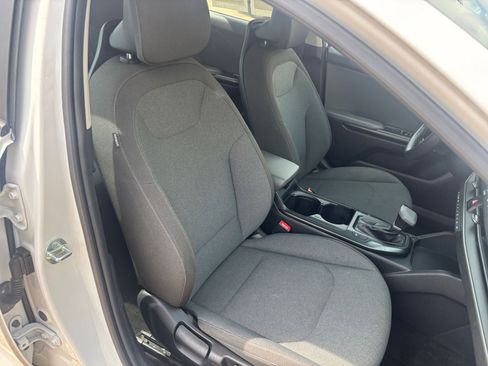 Used 2025 Kia K4 FWD image 35