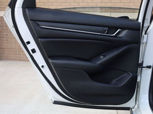 Used 2019 Honda Accord EX image 21