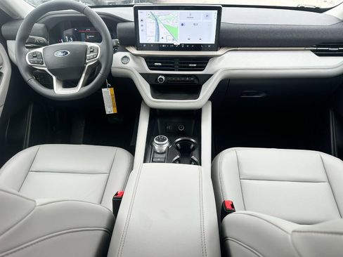 New 2026 Ford Explorer Active w/ Active Comfort Package image 7