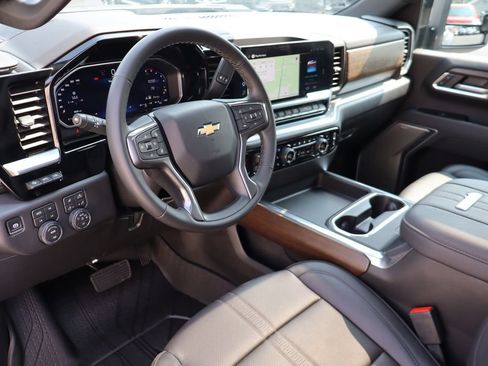 Used 2026 Chevrolet Silverado 3500 High Country w/ High Country Premium Package AWD/4WD image 5