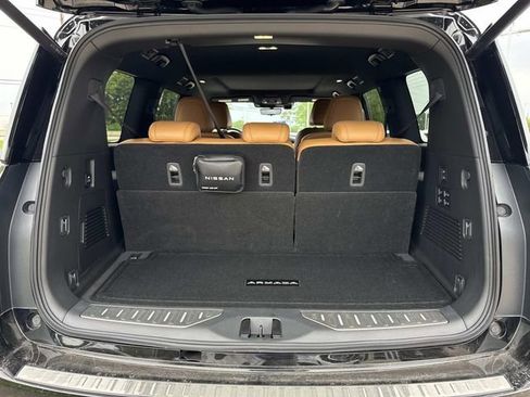 Used 2025 Nissan Armada Platinum Reserve w/ Convenience Package RWD image 13
