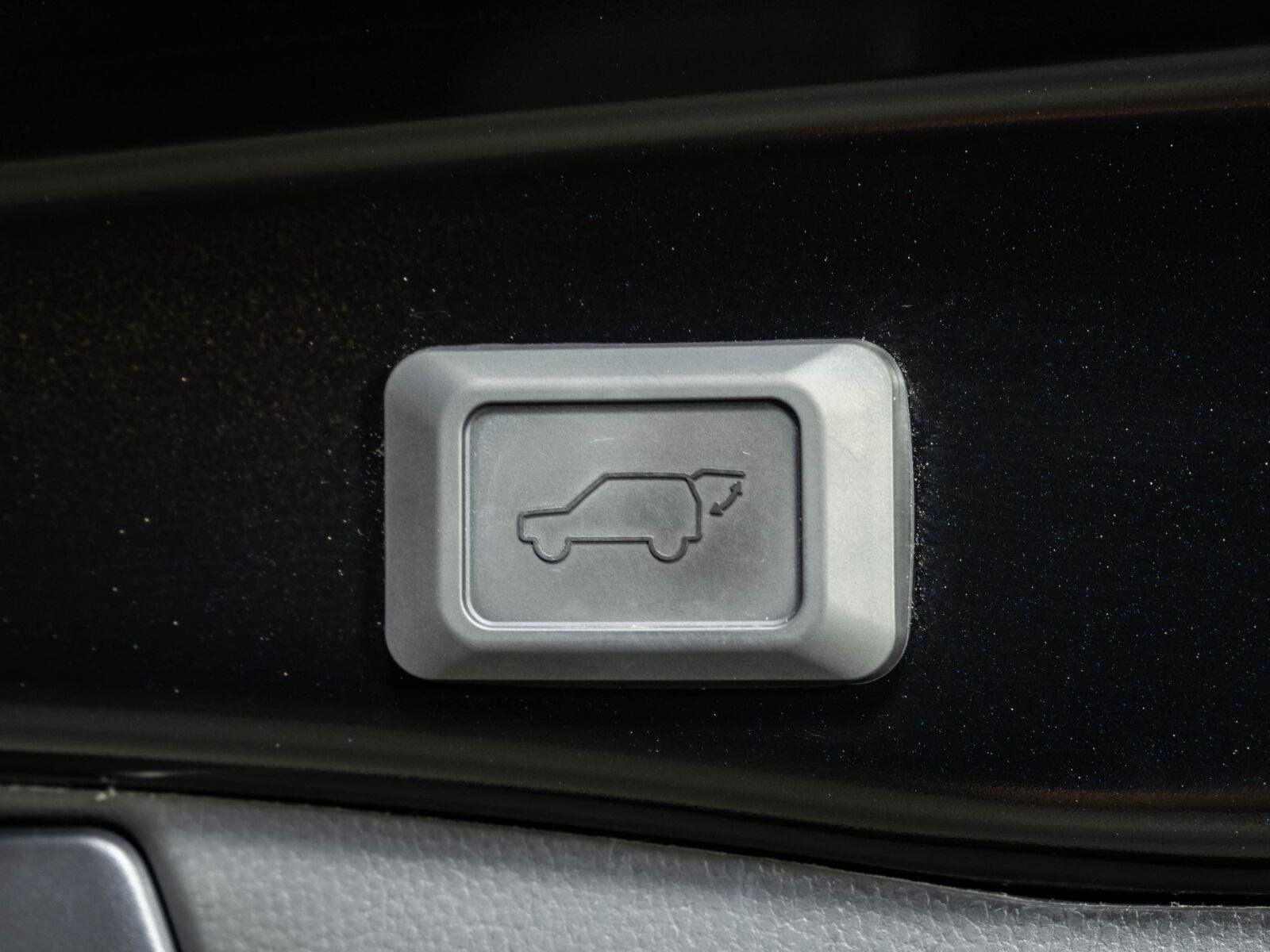 Used 2024 Toyota RAV4 XLE Premium AWD/4WD image 28