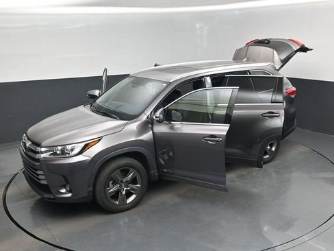 Used 2018 Toyota Highlander Limited image 20