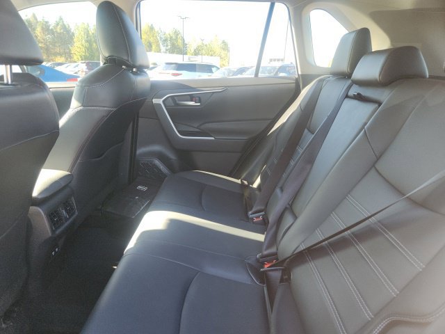 Used 2020 Toyota RAV4 XLE Premium FWD image 6