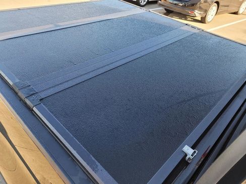 Used 2022 Chevrolet Colorado LT w/ LT Convenience Package image 7