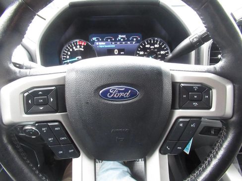 Used 2022 Ford F350 Lariat w/ Black Appearance Package image 32