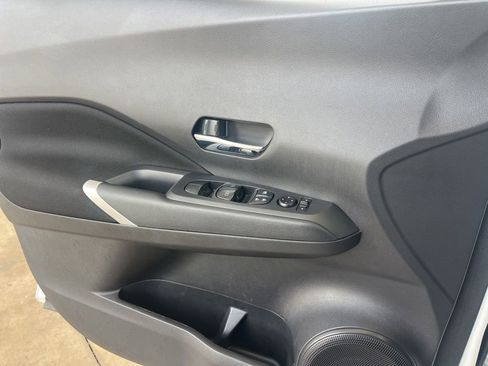 Used 2024 Nissan Kicks SV FWD image 6