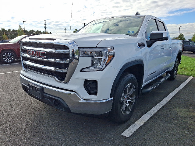 Used 2020 GMC Sierra 1500 SLE w/ SLE Value Package AWD/4WD image 3
