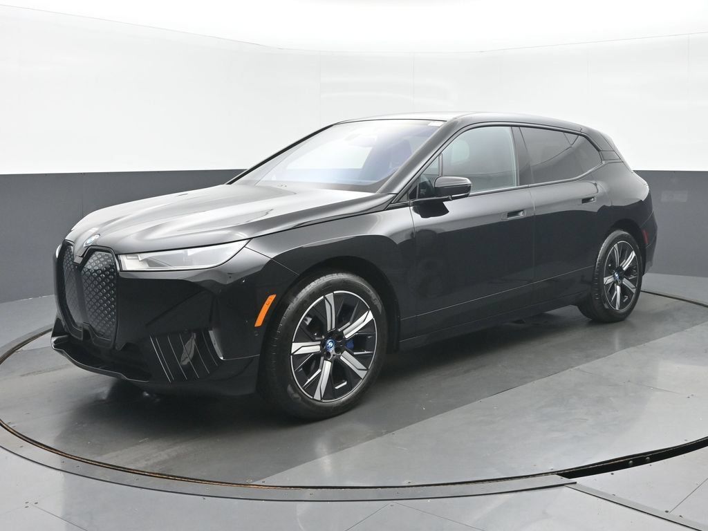 Used 2024 BMW iX xDrive50 w/ Premium Package AWD/4WD image 7