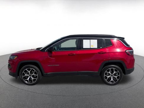 Used 2025 Jeep Compass Limited AWD/4WD image 9