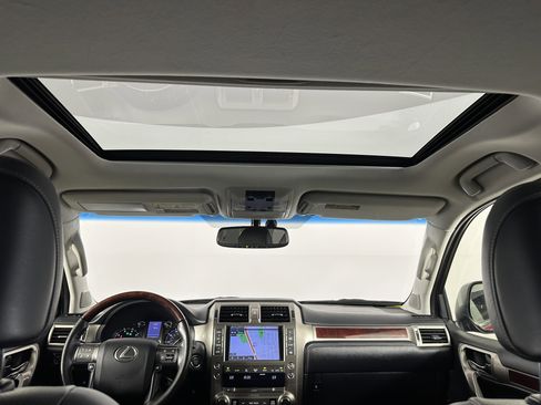 Used 2017 Lexus GX 460 Luxury image 32