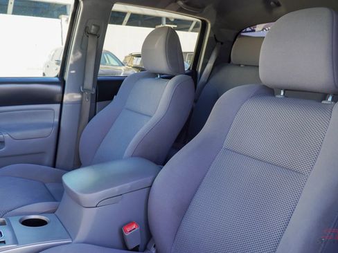 Used 2011 Toyota Tacoma PreRunner image 12