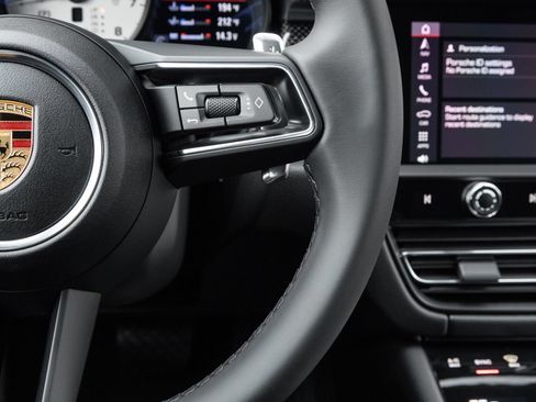 Certified 2026 Porsche Macan AWD/4WD image 16