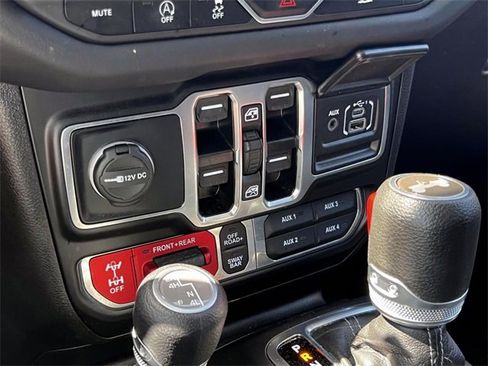 Certified 2024 Jeep Wrangler Unlimited Rubicon image 15