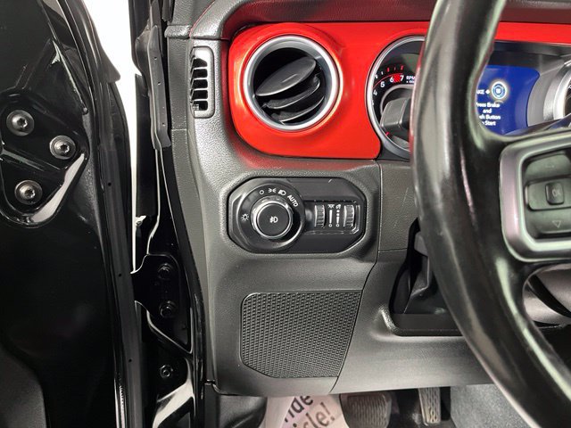 Used 2022 Jeep Wrangler Unlimited Rubicon w/ Cold Weather Group AWD/4WD image 19