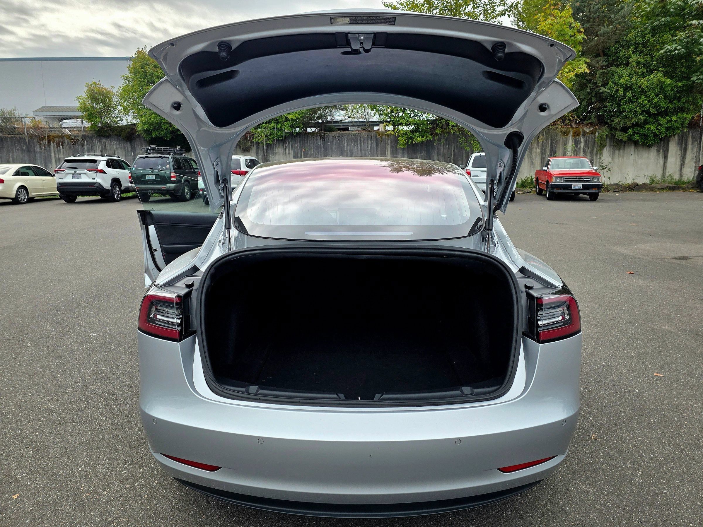Used 2018 Tesla Model 3 Long Range RWD image 57