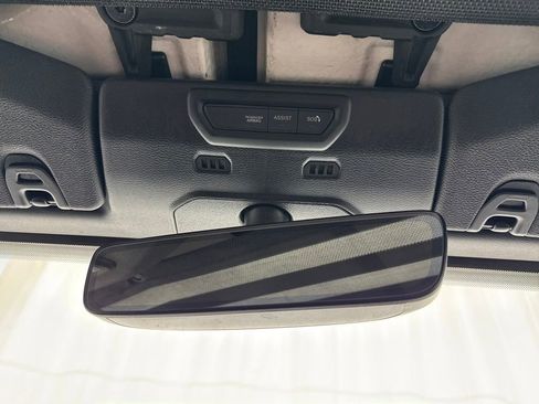 Used 2020 Jeep Wrangler Unlimited Sahara image 35