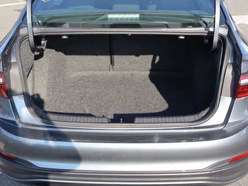 Used 2025 Volkswagen Jetta Sport FWD image 31