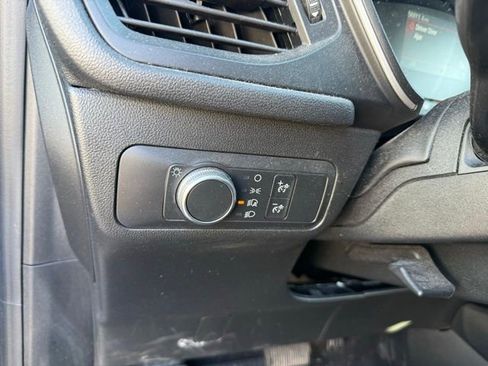 Used 2020 Ford Escape SE image 14