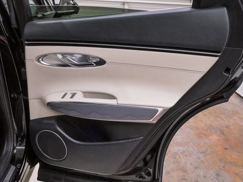Certified 2024 Genesis GV70 2.5T w/ Advanced Package AWD/4WD image 29