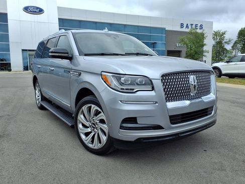 Used 2024 Lincoln Navigator Reserve image 1