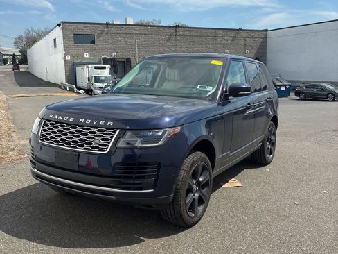Used 2019 Land Rover Range Rover Supercharged image 2