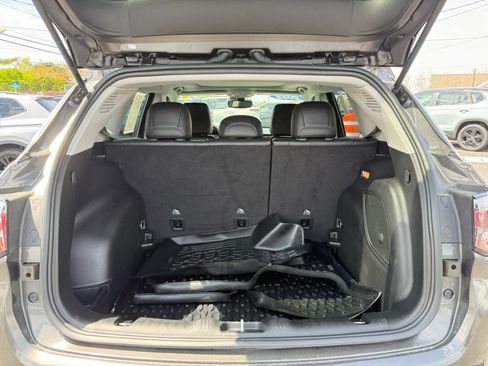 Used 2022 Jeep Compass Latitude w/ Sun and Sound Group AWD/4WD image 13
