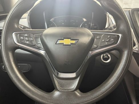 Used 2024 Chevrolet Equinox LS w/ LS Convenience Package image 18