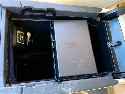 Used 2015 Lexus RX 450h AWD image 33