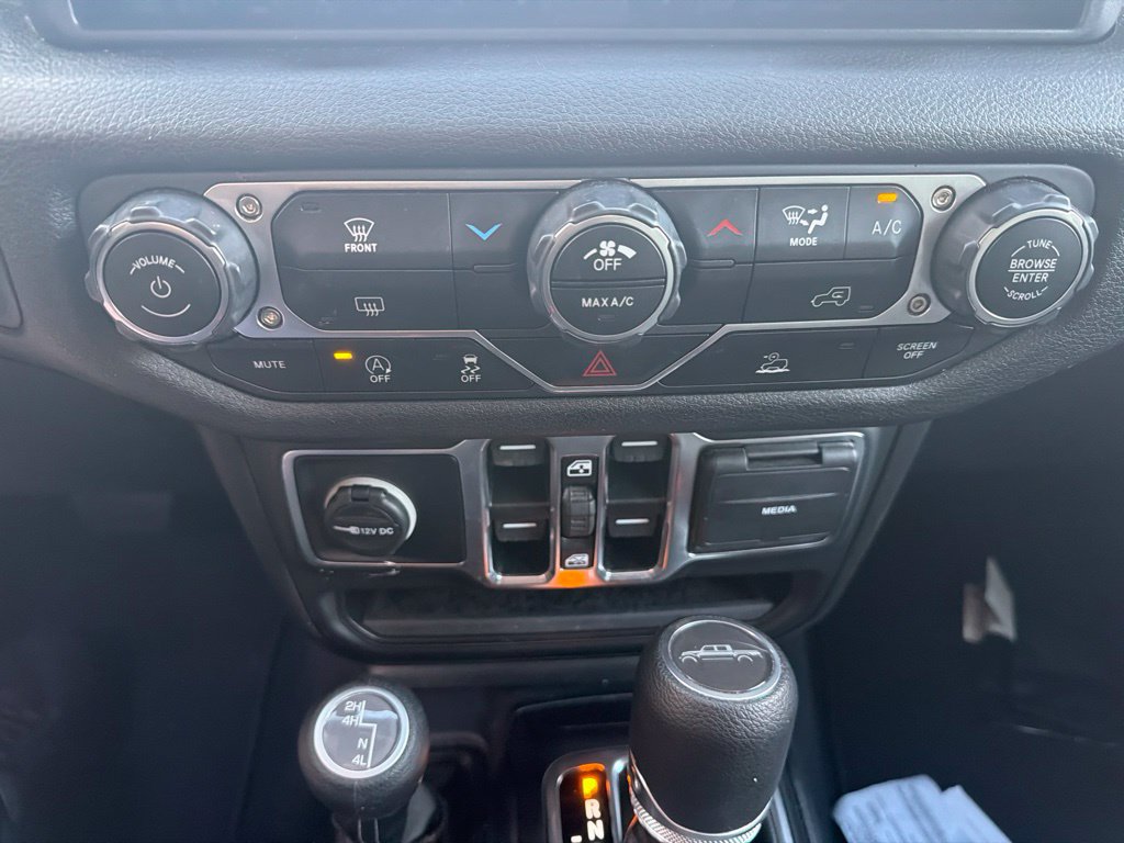Used 2025 Jeep Gladiator Sport AWD/4WD image 11