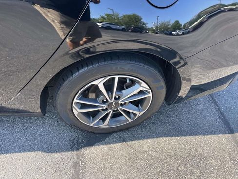 Used 2023 Kia Forte LXS FWD image 10