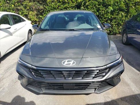 New 2026 Hyundai Elantra SEL Sport Premium image 2