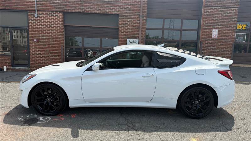 Used 2015 Hyundai Genesis 3.8 RWD image 6