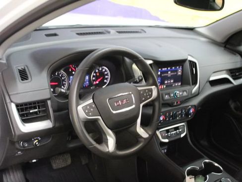 Used 2024 GMC Terrain SLE w/ Driver Convenience Package FWD image 14