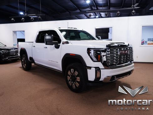 Used 2025 GMC Sierra 2500 Denali w/ Denali Reserve Package AWD/4WD image 9