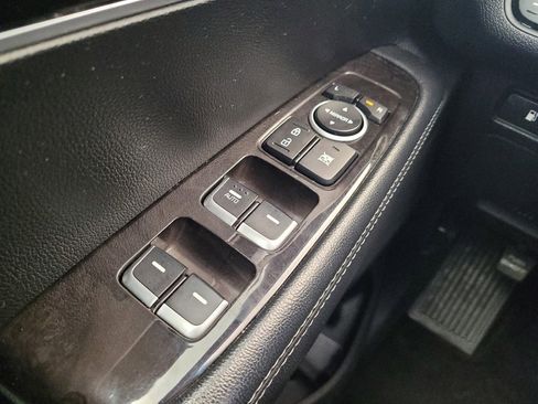 Used 2018 Kia Sorento LX image 27