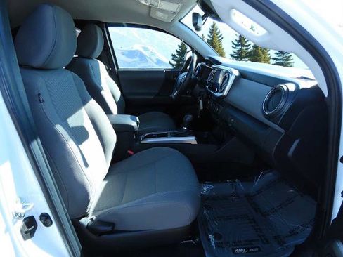 Used 2022 Toyota Tacoma SR5 image 20