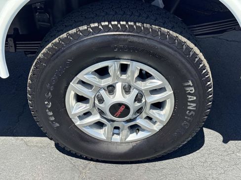 New 2026 GMC Sierra 2500 Pro RWD image 30