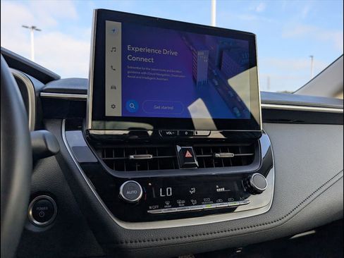 Used 2025 Toyota Corolla XLE image 18