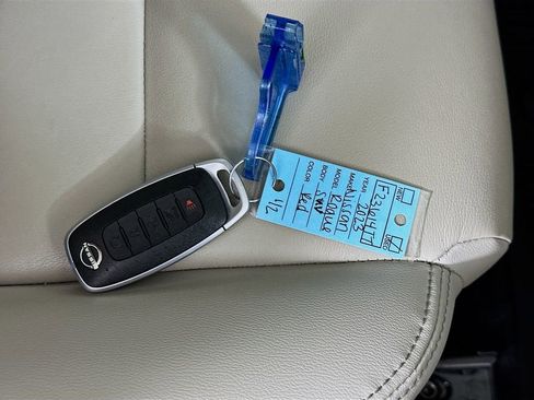 Used 2023 Nissan Rogue SL image 30