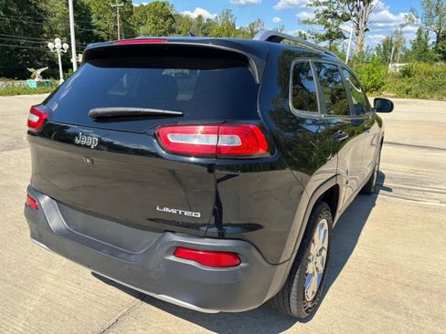 Used 2017 Jeep Cherokee Limited image 7