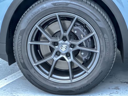 New 2026 Porsche Cayenne Coupe AWD/4WD image 26